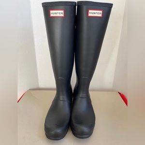 New Hunter Rain Boots- size 9, black, wide calf, tall